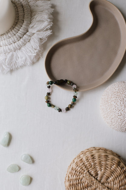 Amaya bracelet. Green amber, jade, aventurine, unakite and rose quartz.