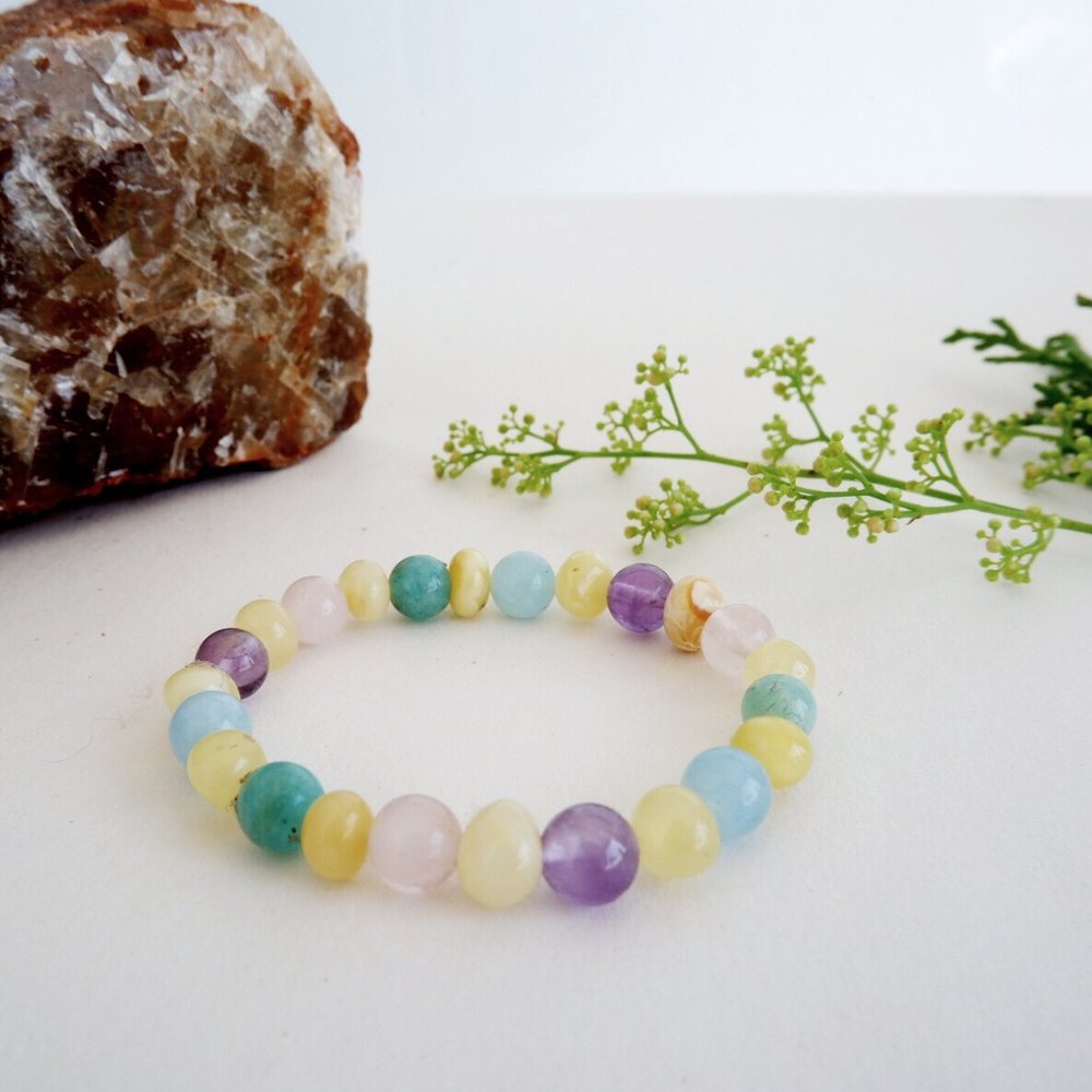 Matilde bracelet. Amber, amazonite, aquamarine, amethyst and rose quartz.